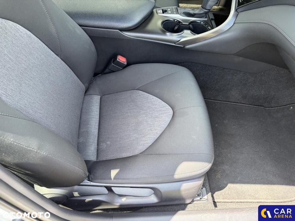 Toyota Camry - 23