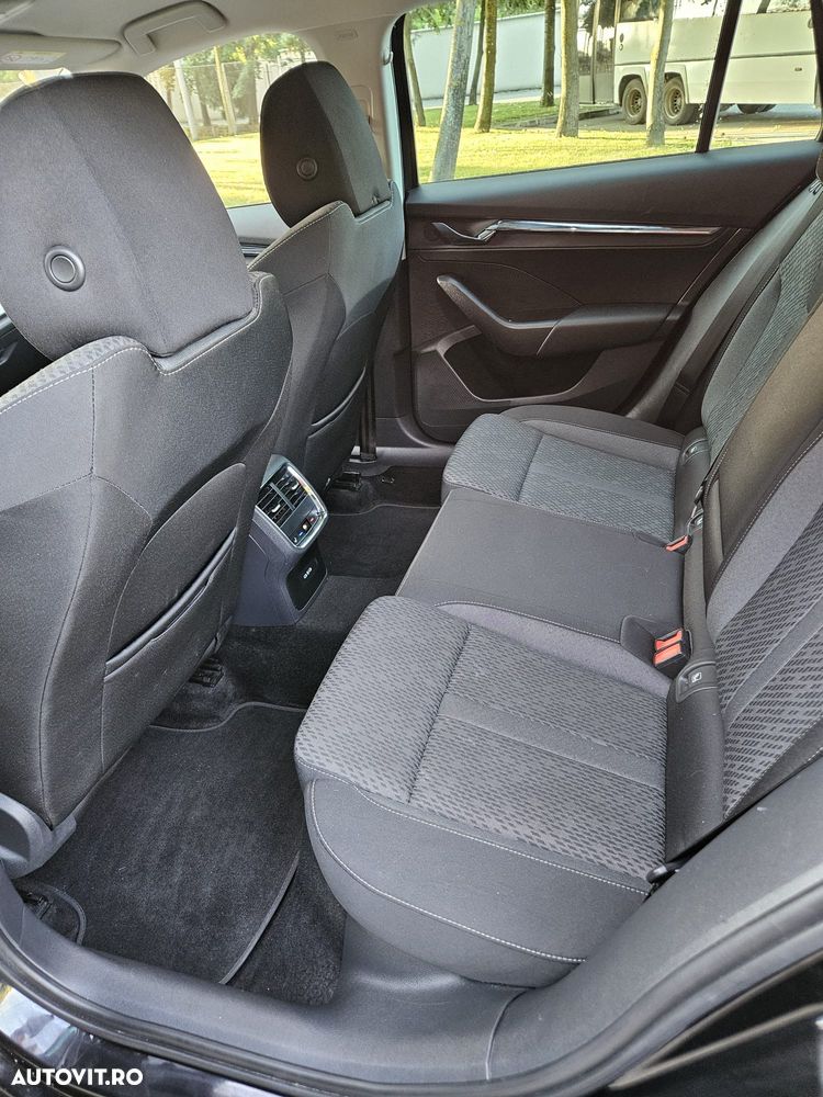 Skoda Octavia 2.0 TDI DSG Style - 20