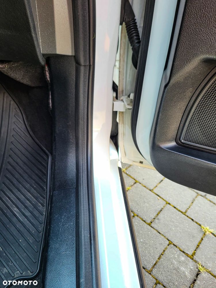 Ford Mondeo 1.8 TDCi Titanium - 34