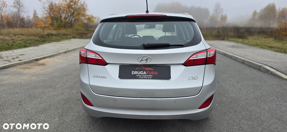 Hyundai i30 blue Kombi 1.4 YES Gold - 11