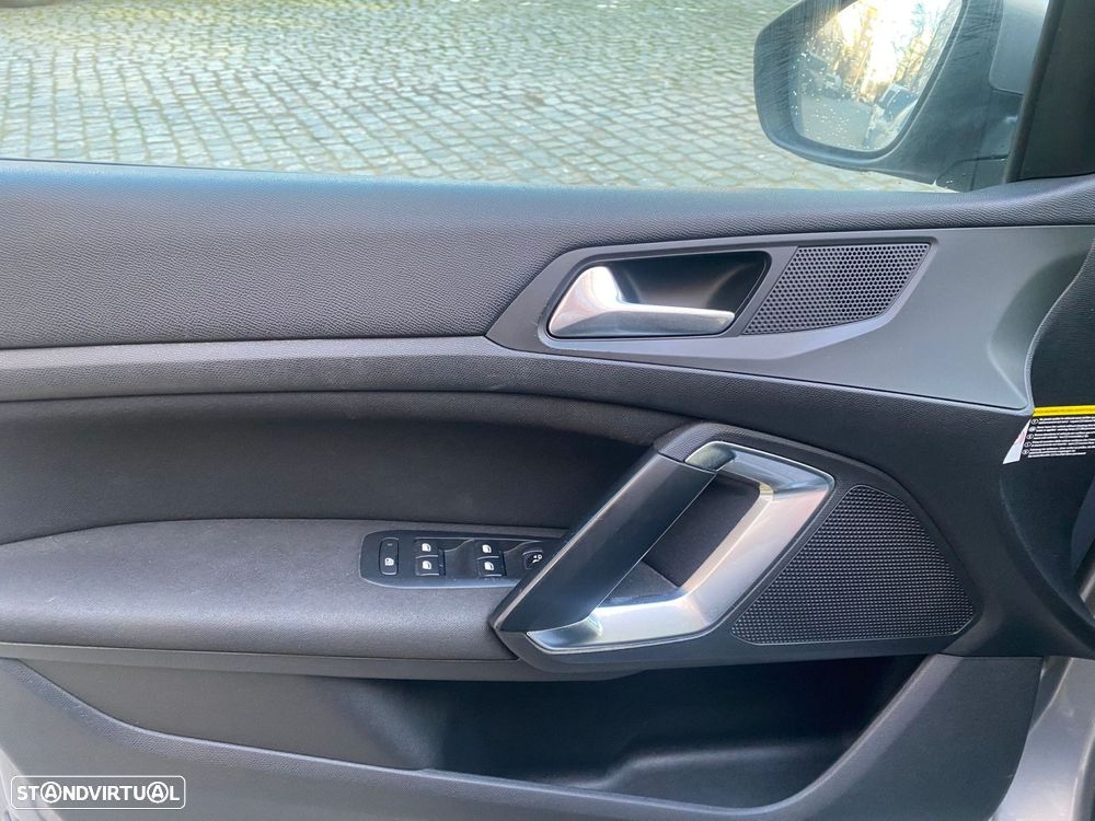 Peugeot 308 SW 1.6 e-HDi Allure - 12