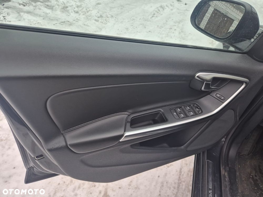 Volvo V60 D2 Geartronic Summum - 23