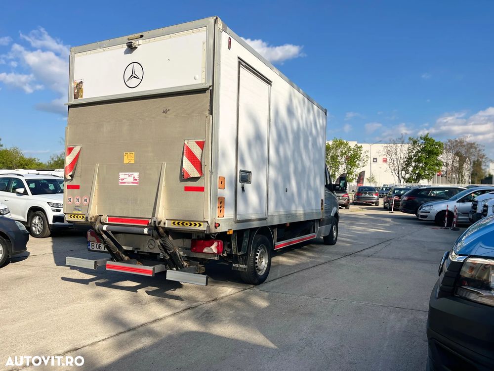 Mercedes-Benz Sprinter - 4