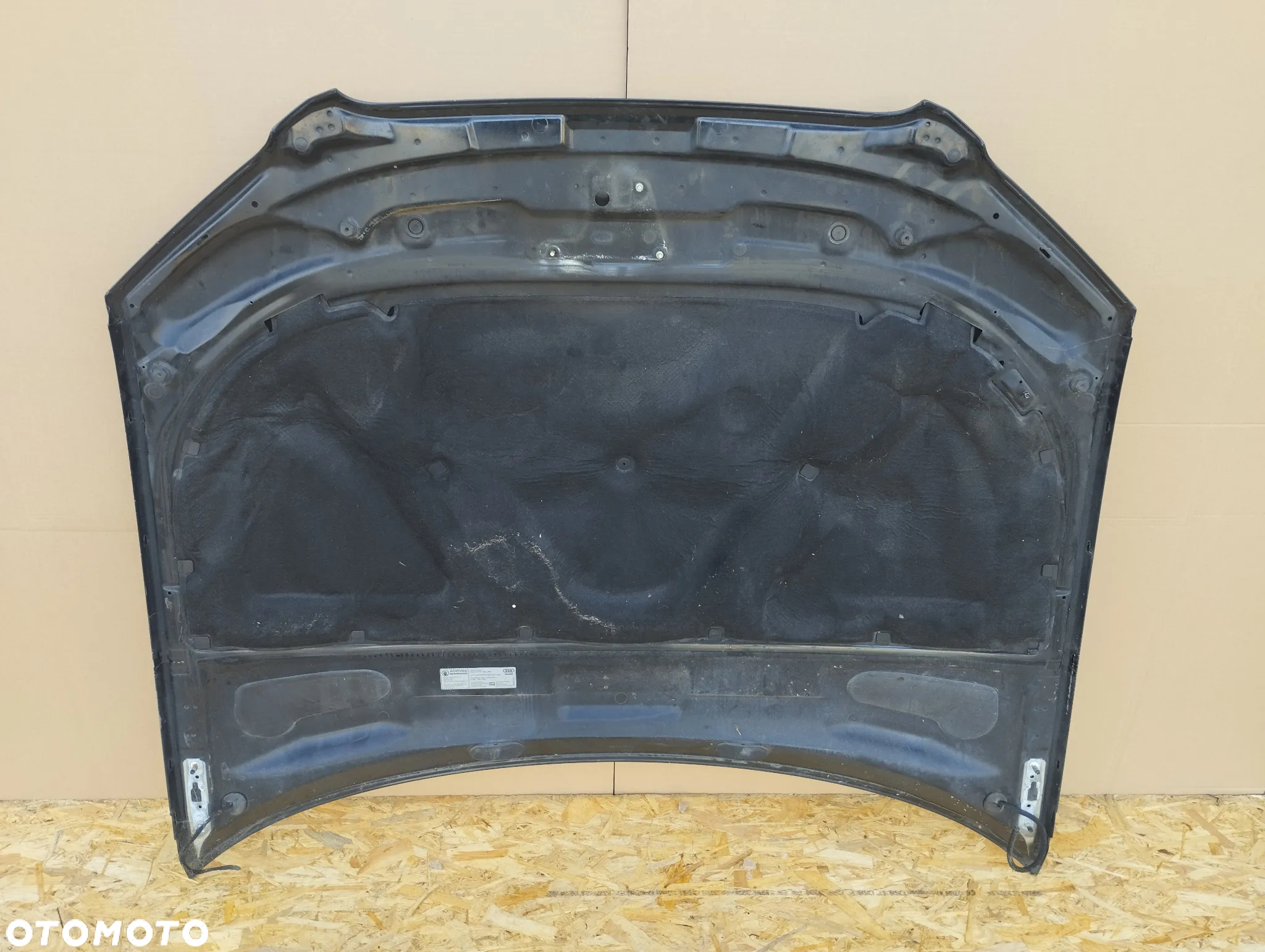Audi A4 B7 04-08r maska - 4