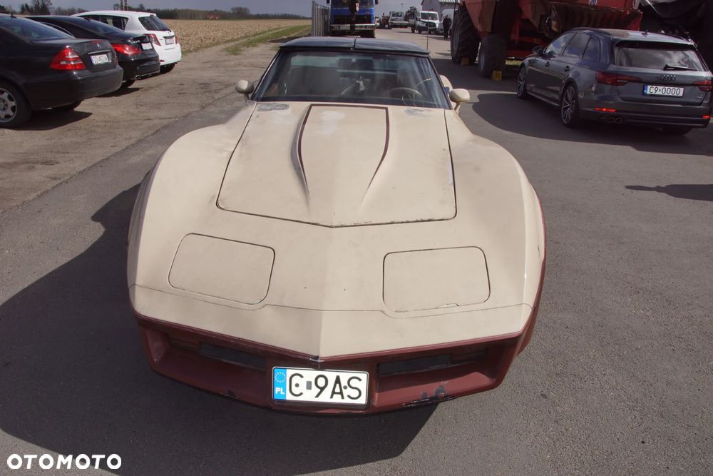 Chevrolet Corvette - 1