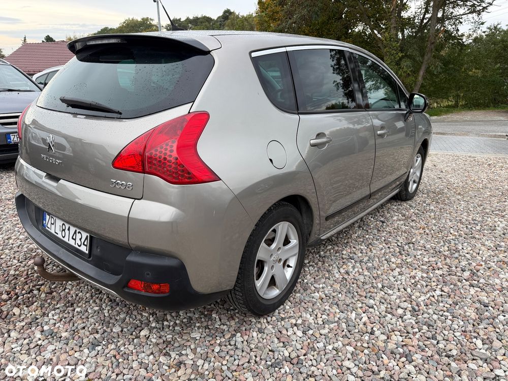 Peugeot 3008 Hybrid4 - 4