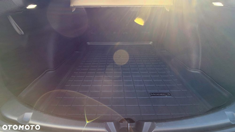 Tesla Model 3 Standard Reichweite Plus Hinterradantrieb - 13