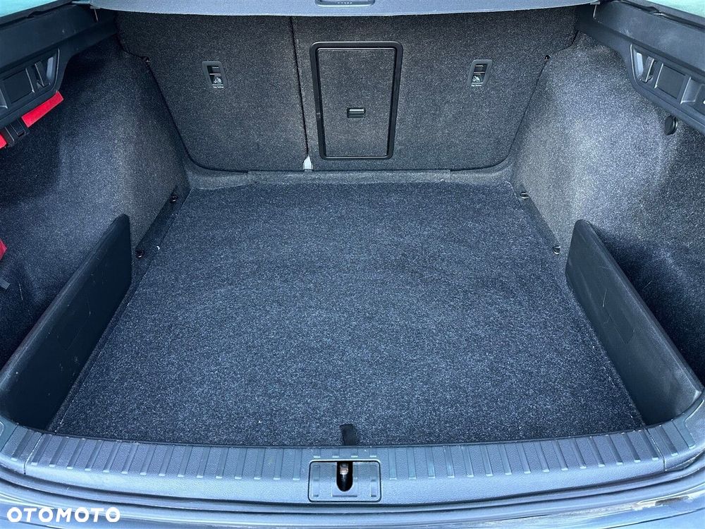 Skoda Octavia 2.0 TDI 4x4 Scout DSG - 8