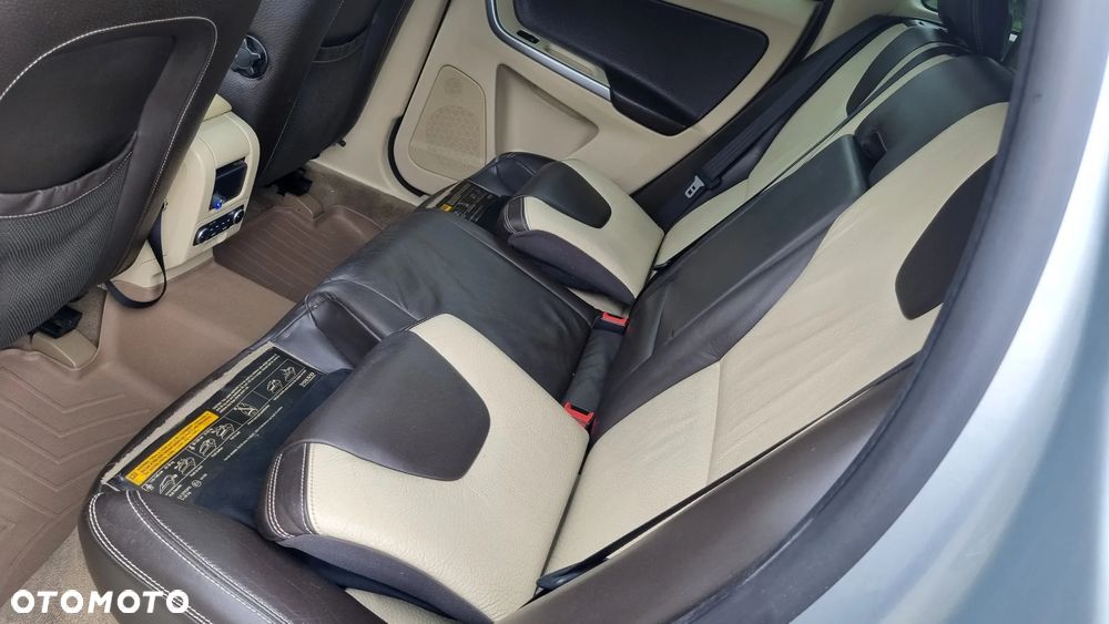 Volvo XC 60 2.4D DRIVe Summum - 20