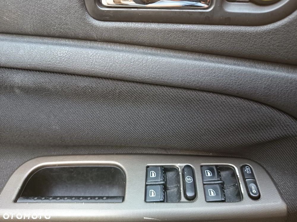 Volkswagen Passat 1.6 - 7