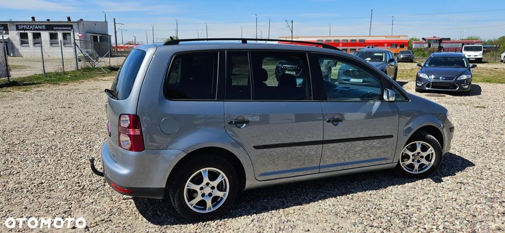 Volkswagen Touran - 13