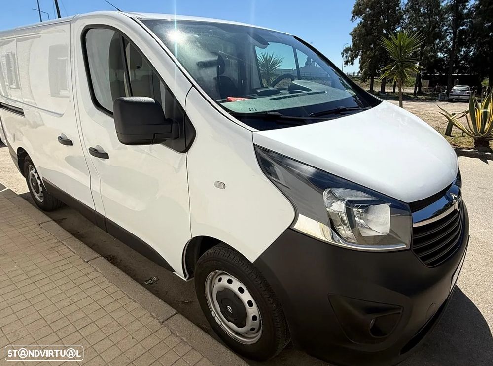 Opel Vivaro - 1