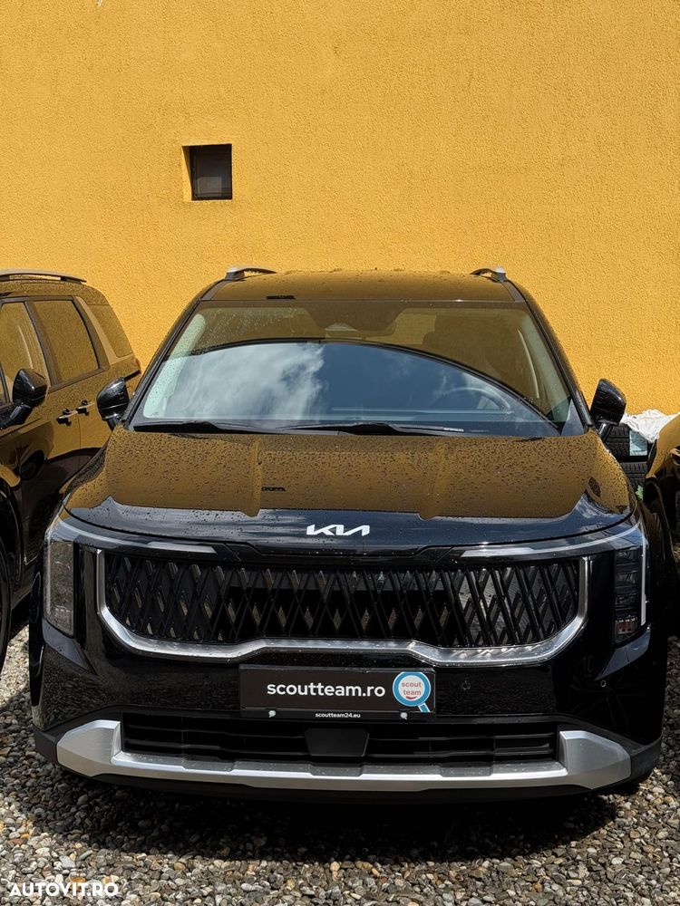Kia Carnival - 17