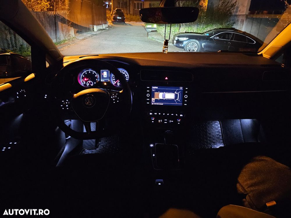 Volkswagen Golf - 12