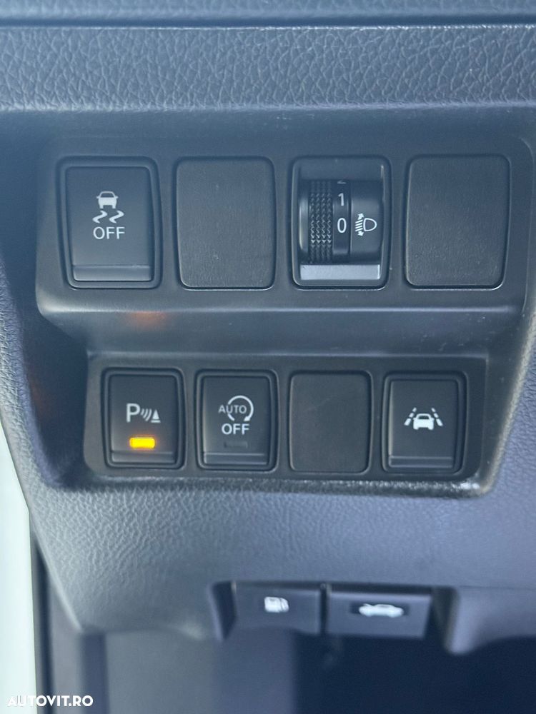 Nissan Qashqai 1.6 DCI N-Connecta - 16