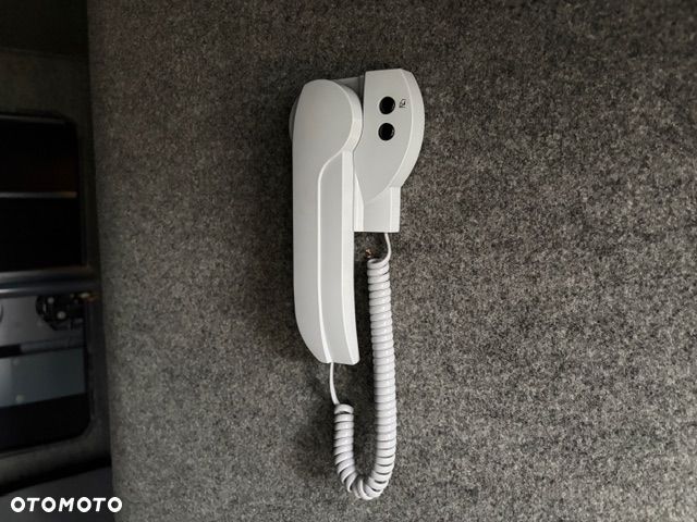 MAN LION`S COACH L R08 - 12