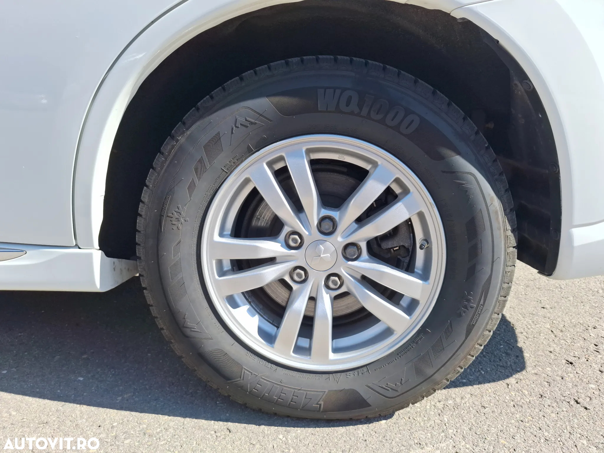 Mitsubishi Outlander - 23