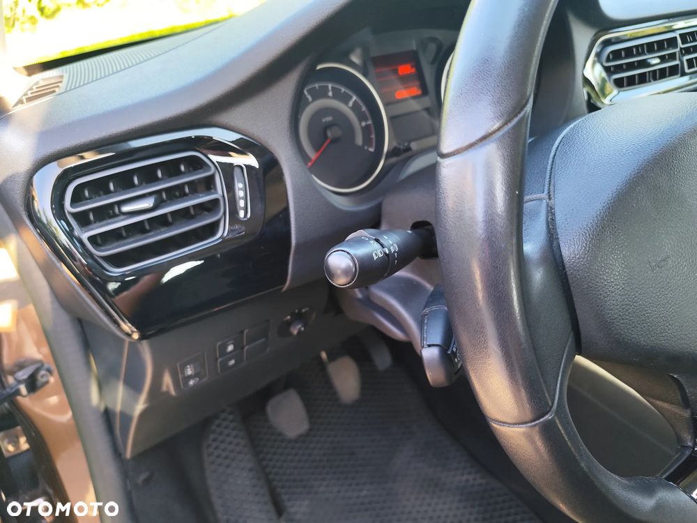 Peugeot 301 1.6 VTi Allure - 31