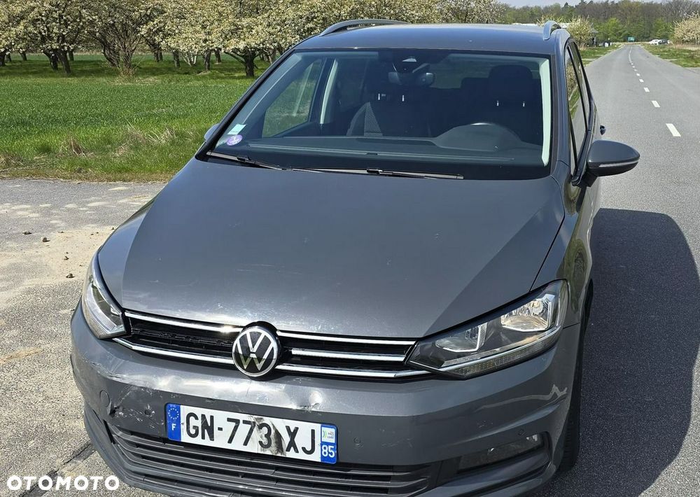 Volkswagen Touran - 10