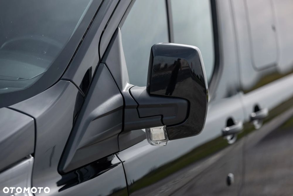 Ford Tourneo Custom - 9