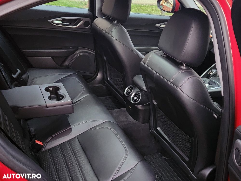 Alfa Romeo Giulia 2.0 Turbo AWD AT8 Veloce - 6