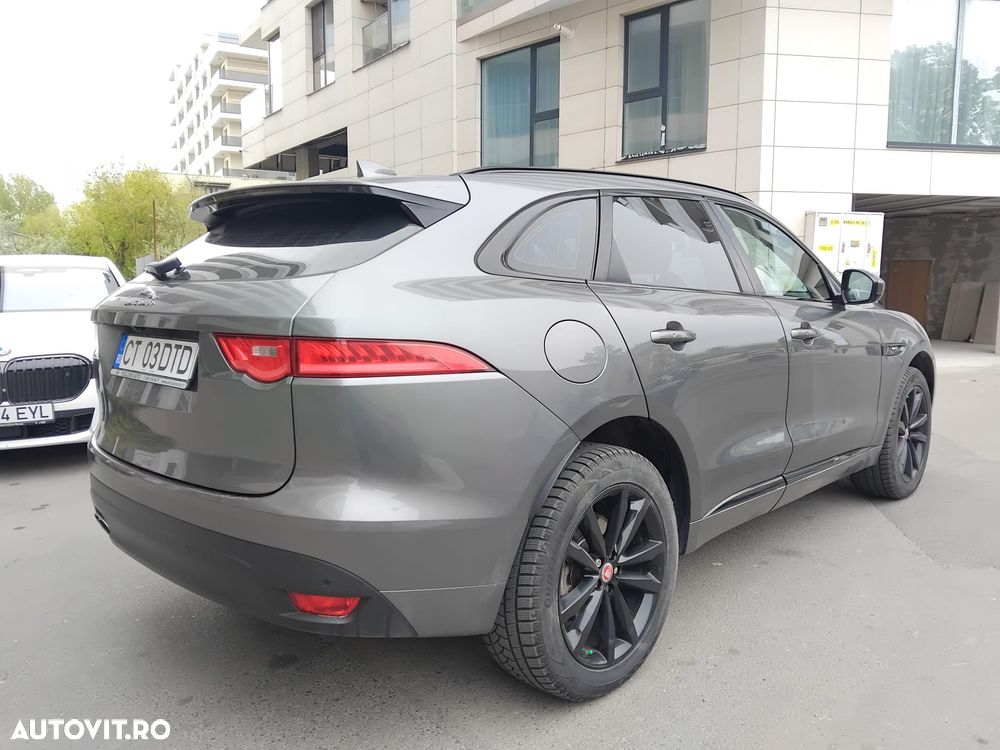 Jaguar F-Pace - 9