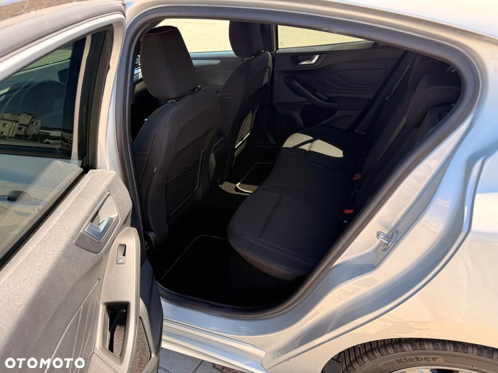 Ford Focus 1.0 EcoBoost mHEV ST-Line - 19