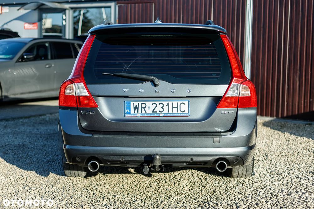 Volvo V70 2.5T R-Design Summum - 2
