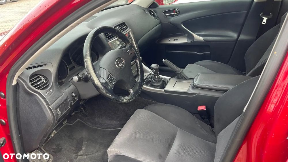 Lexus IS 220d - 6