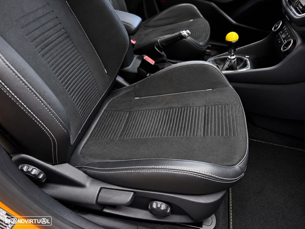 Ford Fiesta 1.5 EcoBoost S&S ST X - 26