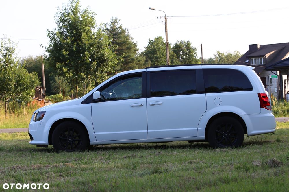 Dodge Grand Caravan 3.6 R/T - 4