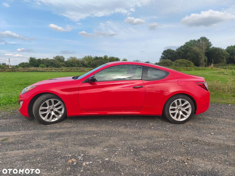 Hyundai Genesis Coupe - 4