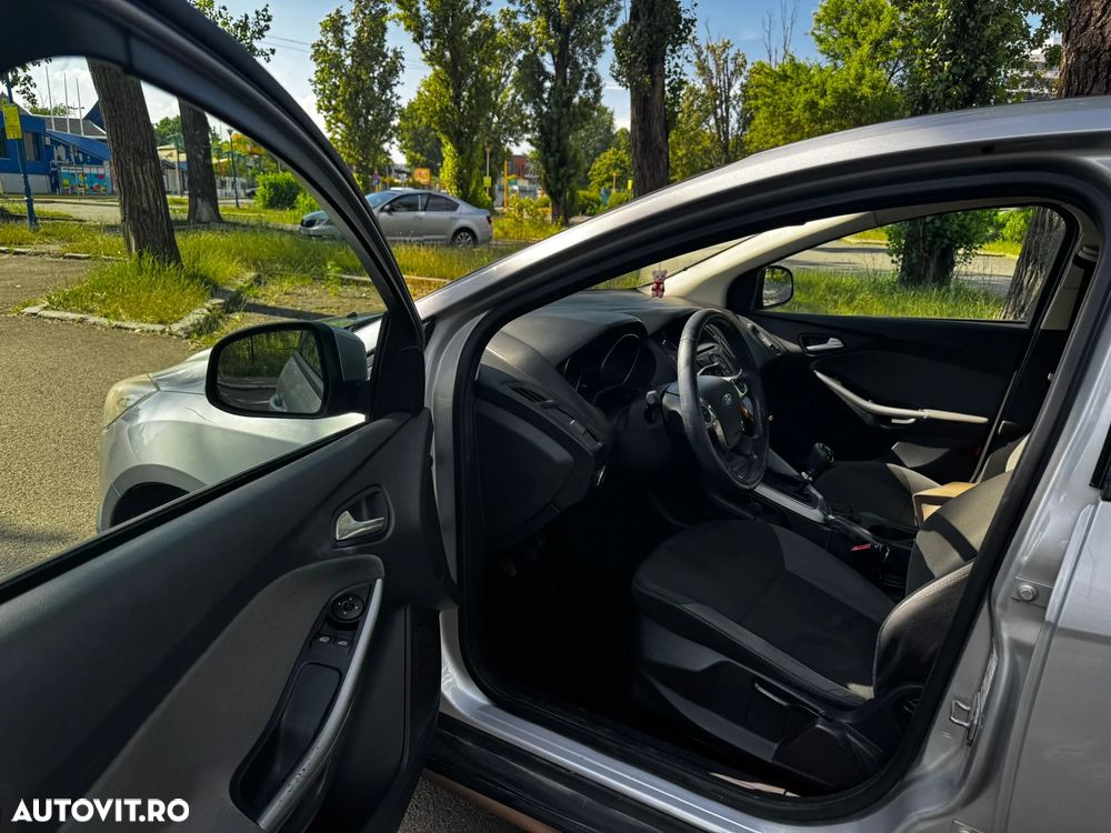 Ford Focus - 10