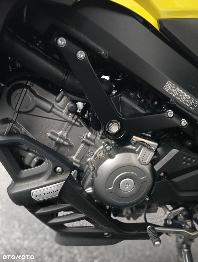 Suzuki V-STROM - 8