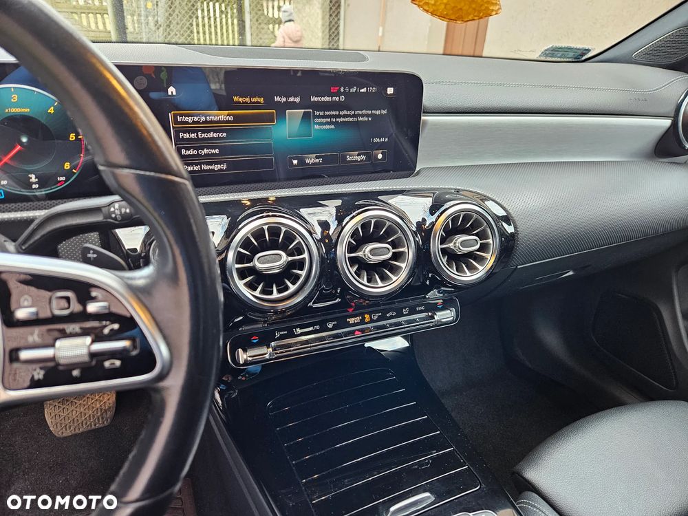 Mercedes-Benz CLA 220 d 4-Matic 8G-DCT - 17