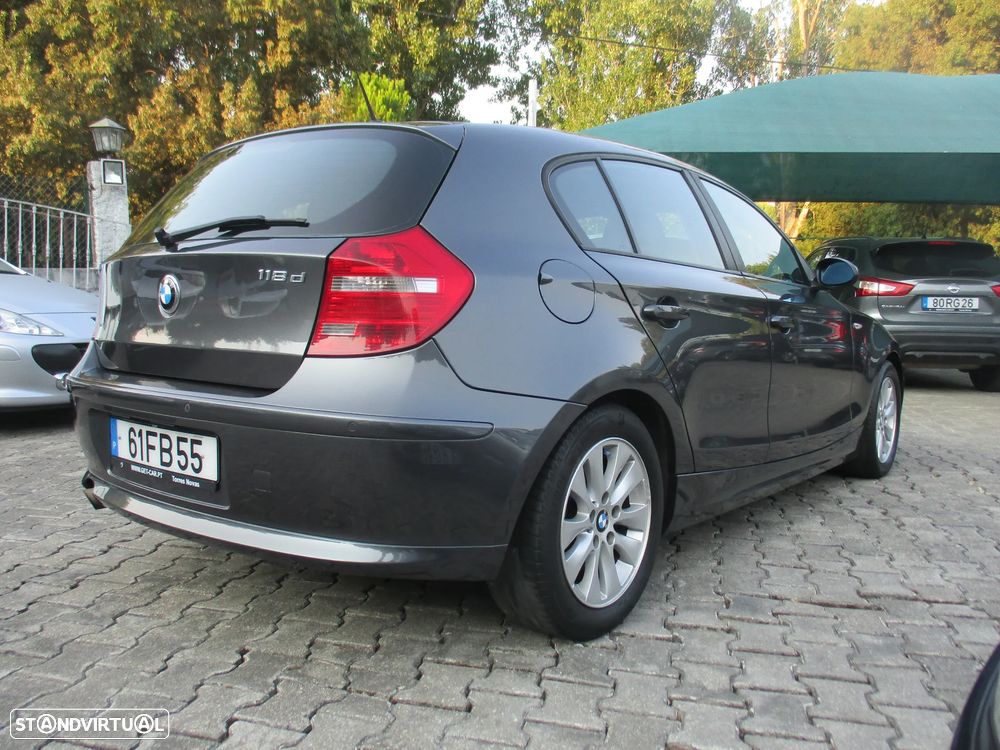 BMW 118 d — fotografia 6