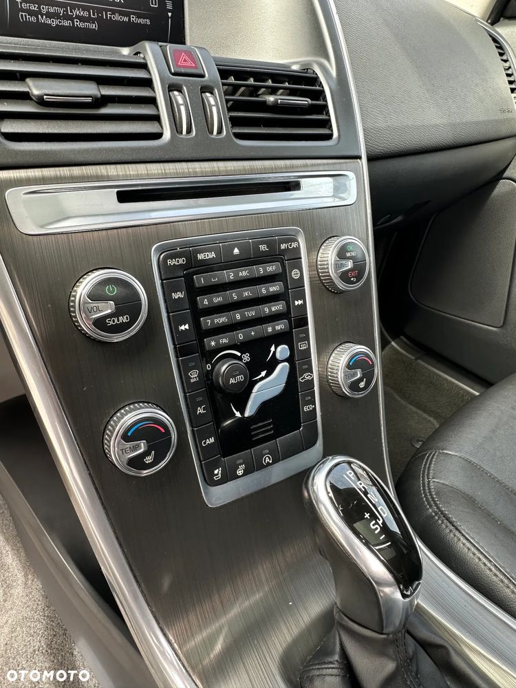 Volvo XC 60 T5 Geartronic Momentum - 19