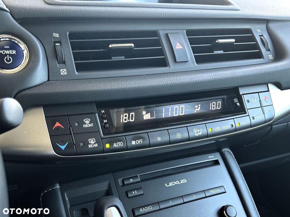 Lexus CT - 18