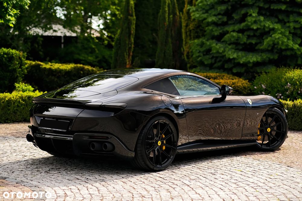 Ferrari Roma - 10