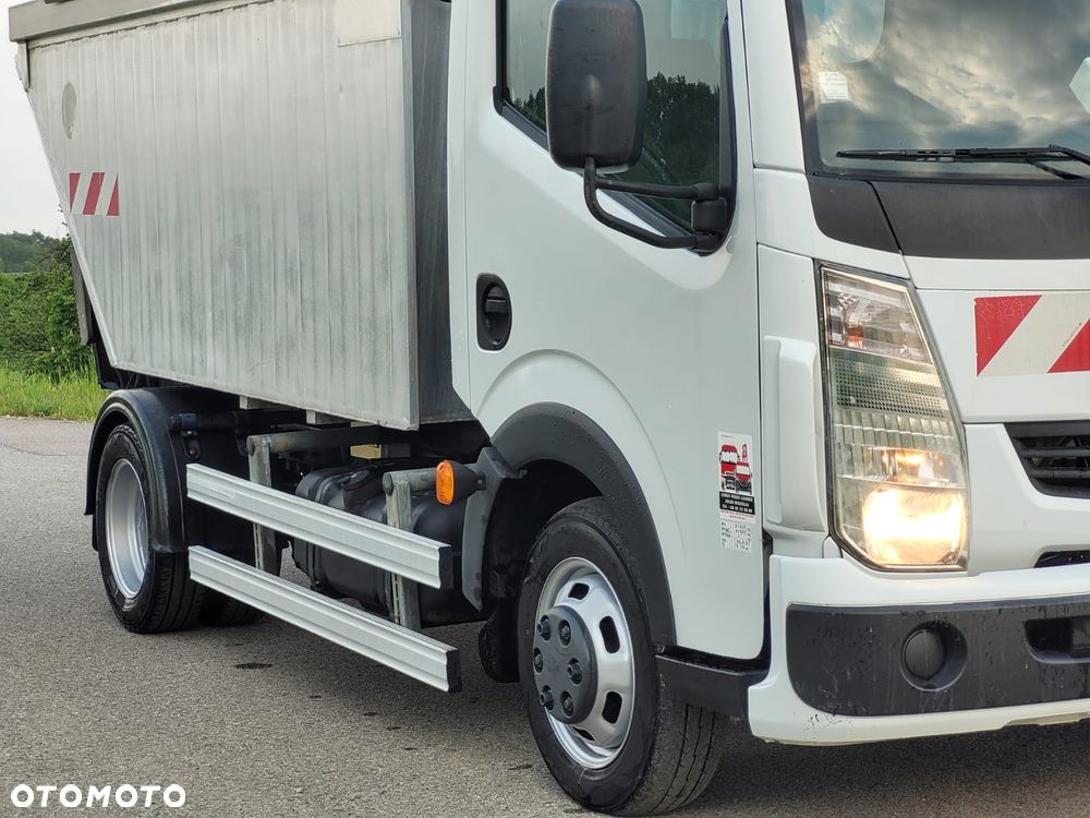 Renault Maxity Cabstar - 27