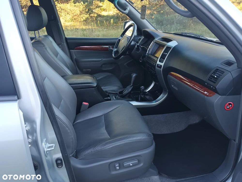 Toyota Land Cruiser - 18