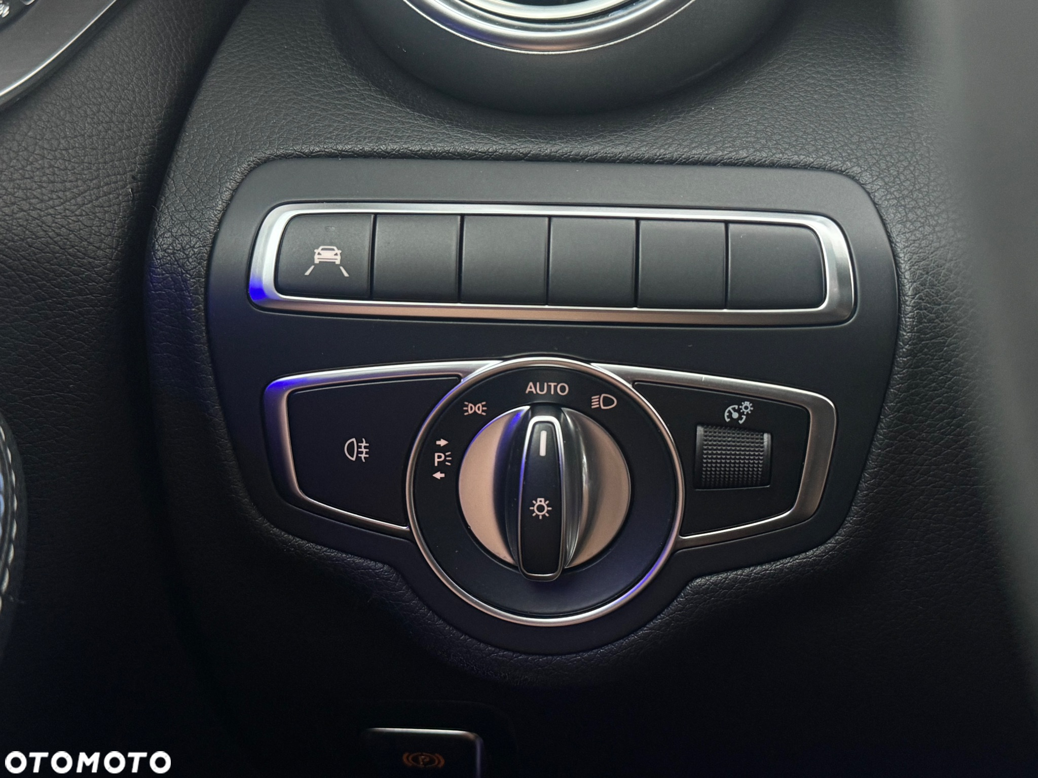 Mercedes-Benz Klasa C 220 d 4Matic T 9G-TRONIC Edition AMG Line - 31