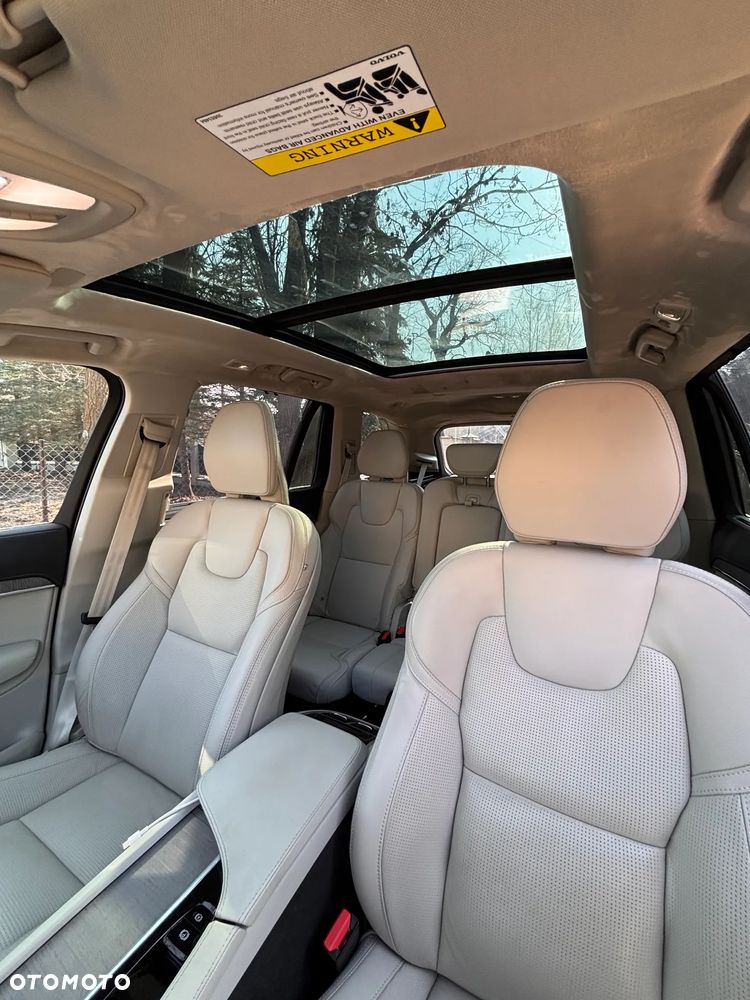Volvo XC 90 - 8