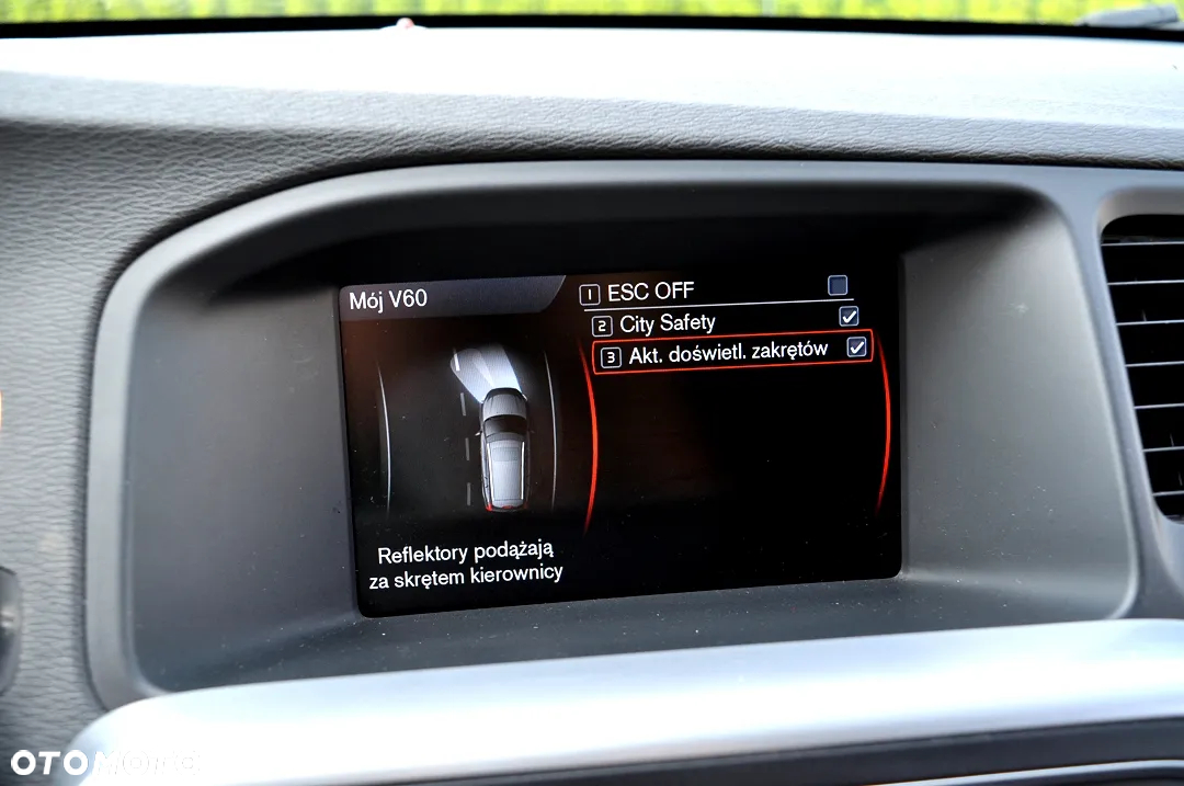 Volvo V60 D3 Geartronic Summum - 32