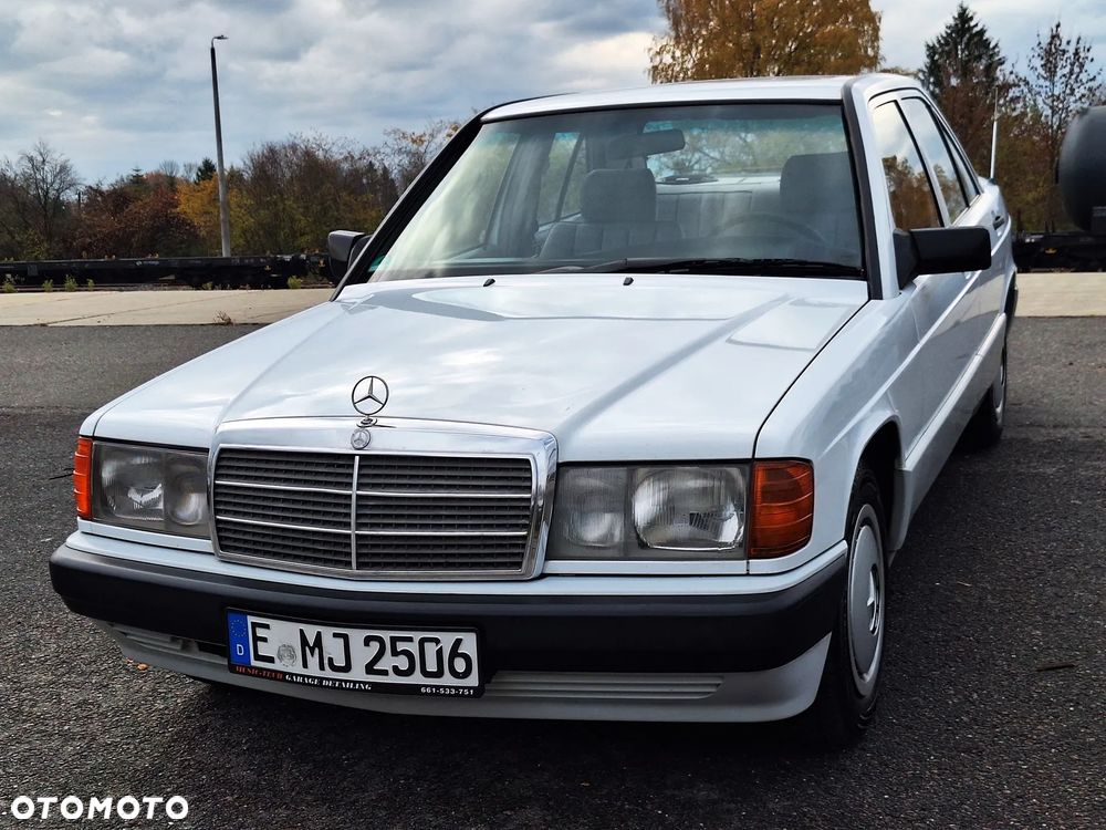 Mercedes-Benz W201 (190) - 9