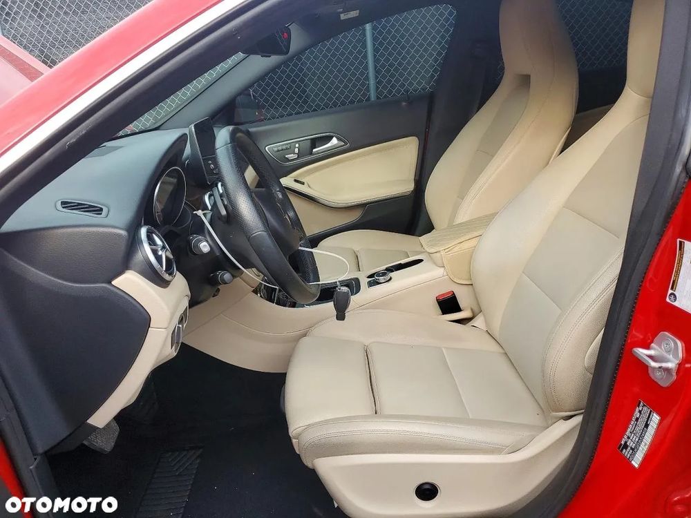 Mercedes-Benz CLA 250 4Matic 7G-DCT AMG Line - 8