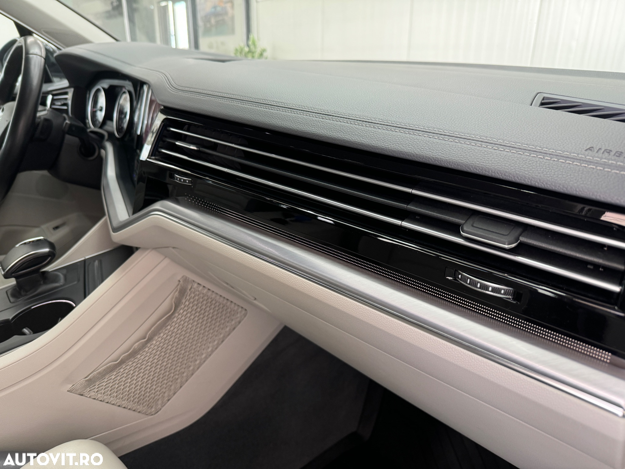 Volkswagen Touareg V6 TDI Elegance - 24