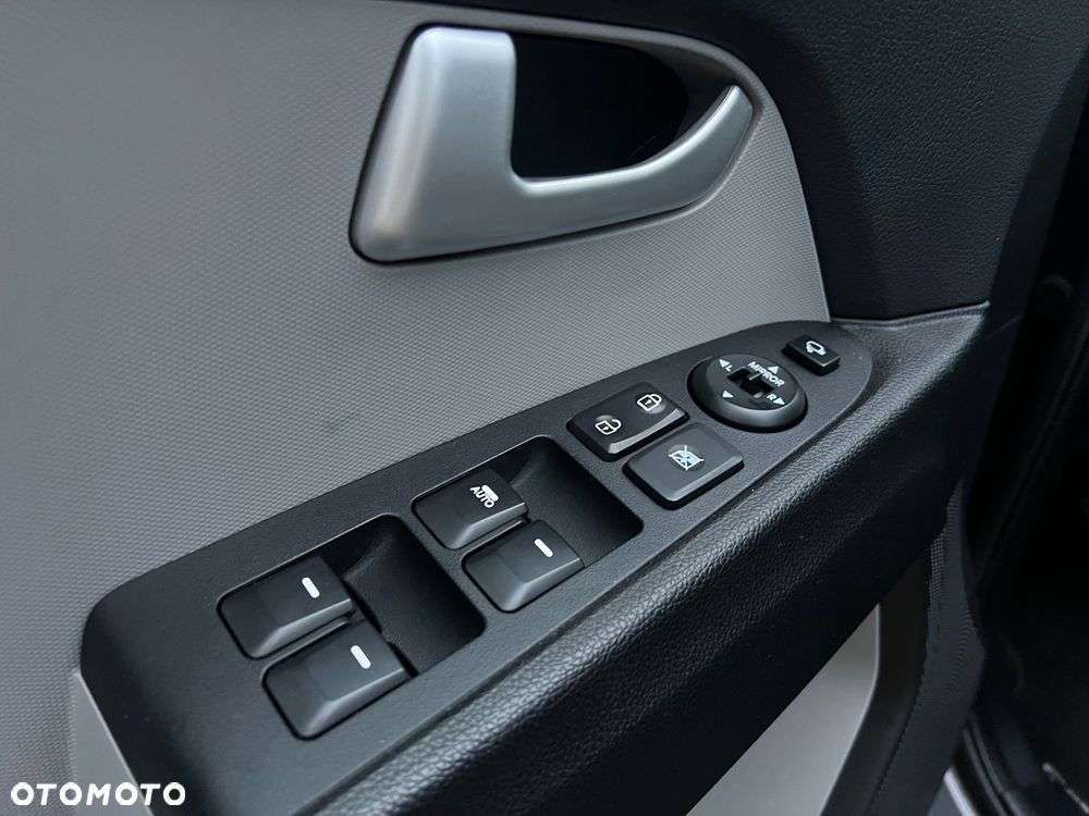 Kia Sportage 1.7 CRDI 2WD Attract - 17