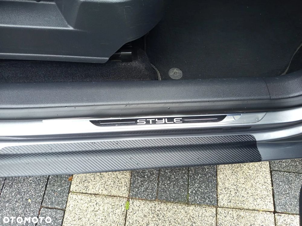 Volkswagen Golf Plus 1.6 TDI DPF Style - 13