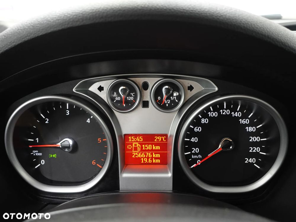 Ford Kuga - 39